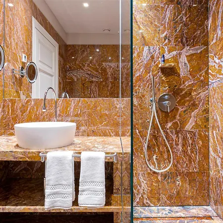 Galleria Vik - Townhouse Galleria - Small Luxury Of The World מילאנו