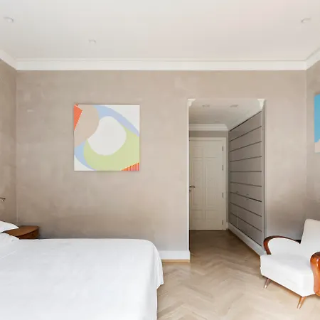 Hotel Galleria Vik - Townhouse Galleria - Small Luxury Of The World