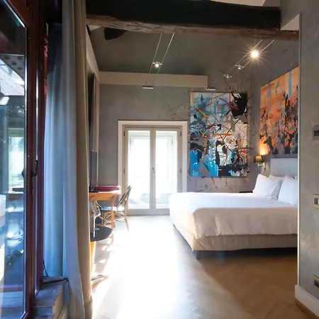 Hotel Galleria Vik - Townhouse Galleria - Small Luxury Of The World