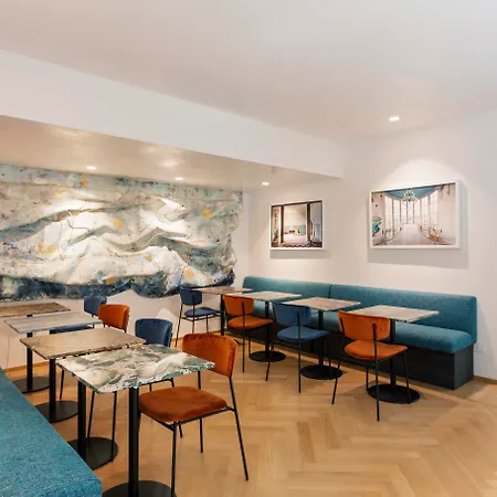 Hotel Galleria Vik - Townhouse Galleria - Small Luxury Of The World 5*